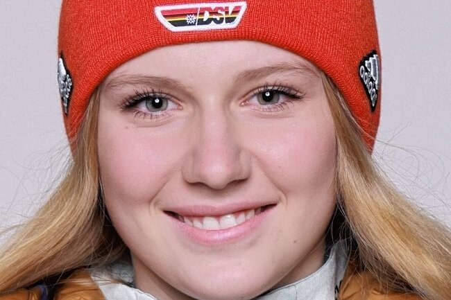 Nach schwierigem Vorjahr: Junge Skispringerin wieder im Aufwind - Lia Böhme - Skispringerin desVSC Klingenthal