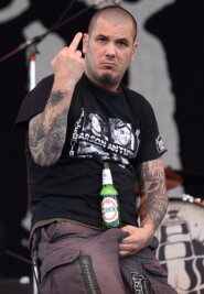 Nach Skandal bei "Rock am Ring": Pantera tritt in Sachsen auf - Schlimmer Finger? Pantera-Sänger Phil Amselmo.