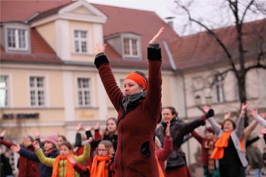 Nach Tötung in Crimmitschau: Frauen planen Kundgebung - Vor kurzem fand eine weltweite Demo gegen Gewalt an Frauen statt (Foto: Berlin). Am Samstag gibt es eine Kundgebung in Zwickau. 