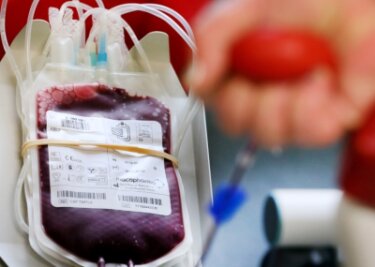 Nach über 80 Spenden: Annabergerin plötzlich bei Blutspende abgewiesen - Ausgerechnet am Weltblutspendetag konnte eine Annaberger-Buchholzerin kein Blut spenden. Ohne Termin kann das derzeit vielen passieren. 