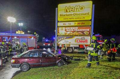 Nach Unfall in Mülsen: 20-Jähriger kommt mit schweren Verletzungen in Krankenhaus - 