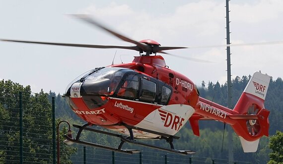 Nach Unfall: Rettungshubschrauber fliegt 12-Jährigen ins Krankenhaus - 
