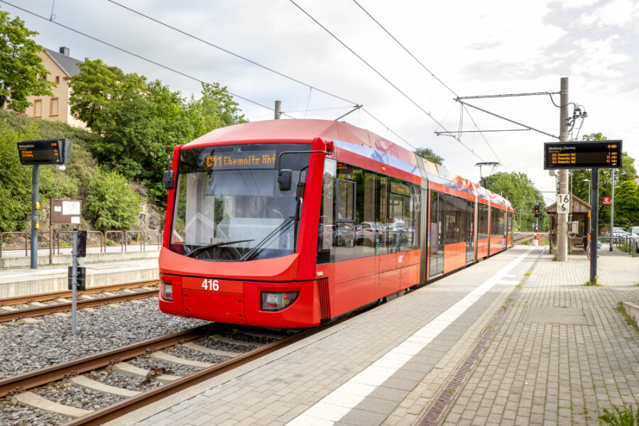 Nach Unwetter in Chemnitz: Bahnstrecke nach Stollberg bleibt gesperrt - 