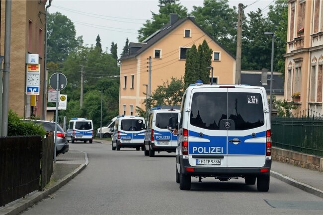 Am 7. Juni war die Polizei mit einem Großaufgebot in Bräunsdorf.