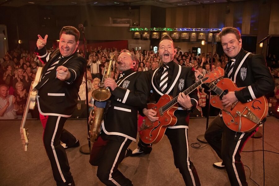 Die Musiker Konrad Schöpe, Henning Plankl, Krusdy van Friday und Roy J. Martin (von links) von den Firebirds sorgten beim Osterkonzert in der Festhalle Plauen für ausgelassene Stimmung. 