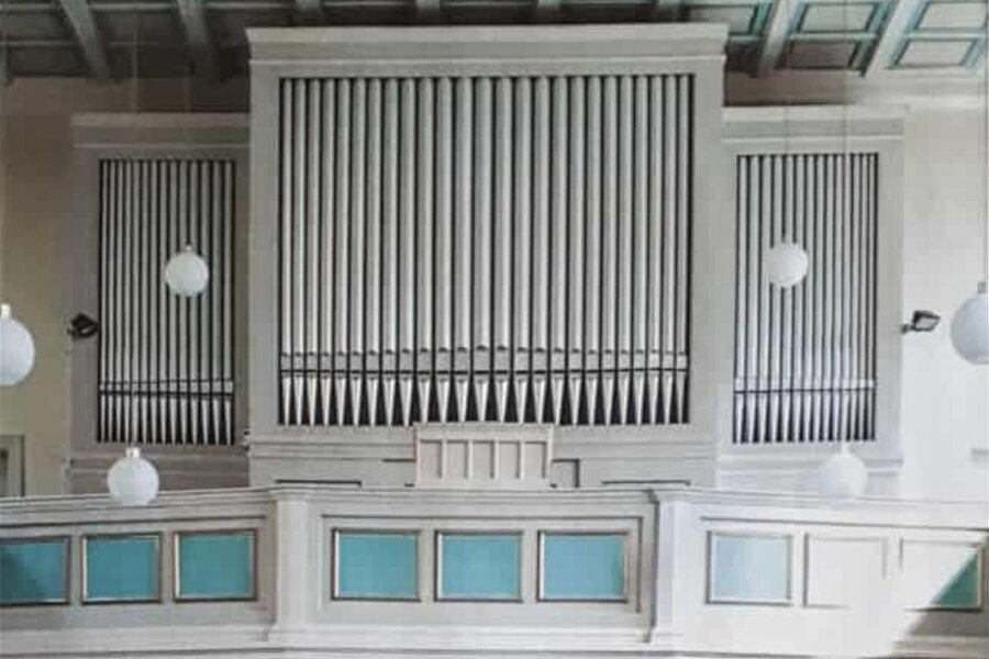 Nach zweijähriger Rekonstruktion: Fast 100 Jahre Eule-Orgel erklingt am Sonntag wieder im Konzert - Die restaurierte Orgel in der Kirche in Sachsenberg-Georgenthal.