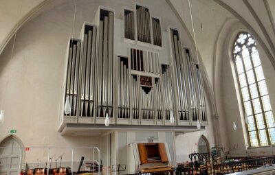 Nacht der offenen Kirchen mit 38 Gotteshäusern im Vogtland - In der Falkensteiner Kirche "Zum heiligen Kreuz" steht eine Orgelführung auf dem Programm