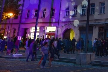 Nachtwächter sind bei Licht & Wein unterwegs - "Licht und Wein", hier auf dem Markt in Frankenberg, hatte im Jahr 2018 Premiere. 