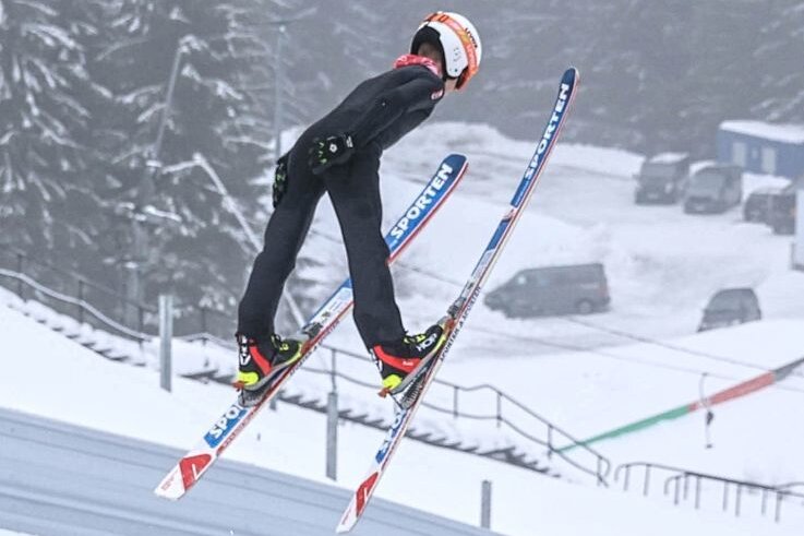 Nachwuchs hofft auf Medaillen - Für den Skinachwuchs - in den alpinen wie in den nordischen Disziplinen - stellen die Landesjugendspiele einen absoluten Saisonhöhepunkt dar. Die Skispringer absolvieren ihre Wettkämpfe an den Vogtlandschanzen in Mühlleithen.