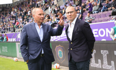 Nächste Wahl beim FC Erzgebirge Aue erst im Oktober - FCE-Präsident Helge Leonhardt (links) und sein Bruder Uwe Leonhardt, stellvertretender Aufsichtsratschef.