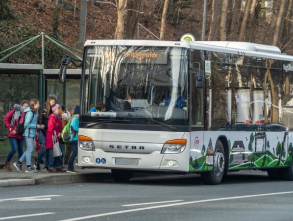 Der Schülerbusverkehr im Vogtland wird bei den einzusparenden Fahrbahnkilometern durch den Zweckverband mit betrachtet. 