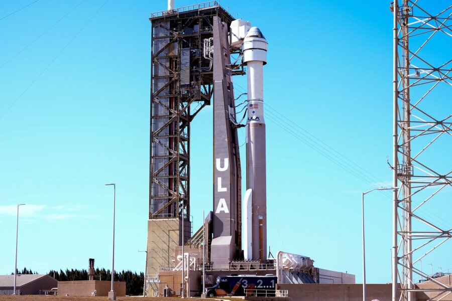 Nasa sagt ersten bemannten Testflug mit "Starliner" ab - Eigentlich war geplant, dass Wilmore und Williams mit dem "Starliner" zu dessen erstem bemannten Testflug zur Internationalen Raumstation ISS aufbrechen.