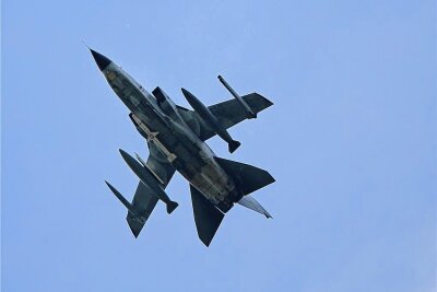 Nato-Übung: Kampfflugzeuge über Aue-Bad Schlema - Zwei Kampfflugzeuge vom Typ Tornado, wie auf dem Bild zu sehen, sind am Montag über Aue gesichtet worden.