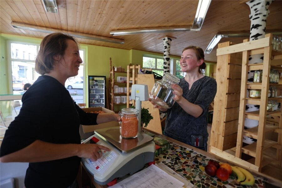 Natürlich und unverpackt: Genossenschaft öffnet Laden in Werdau - Ab sofort kann man donnerstags und freitags jeweils von 14 bis 18 Uhr im Genossenschaftsladen an der Annoncenuhr in Werdau einkaufen.