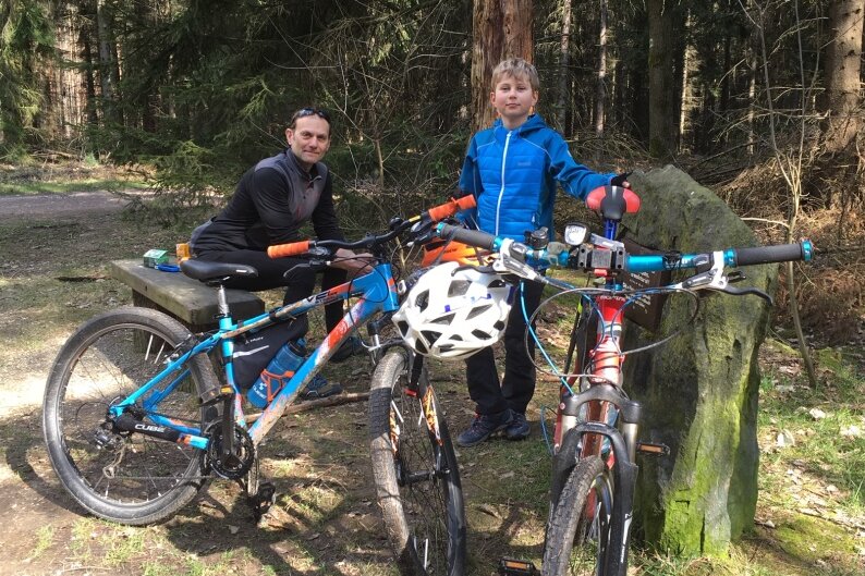 Uwe Jäkel aus Glauchau hat  am Donnerstag mit Sohn Martin Böhm eine Radtour durch den Rümpfwald unternommen.