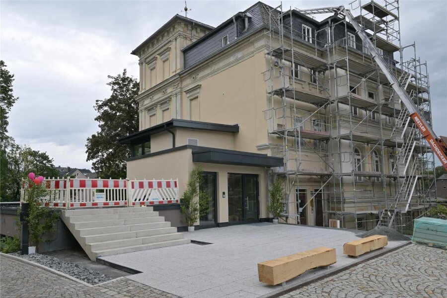 Naturschutzzentrum Erzgebirge bezieht neue Räume an Austel-Villa - Das Naturschutzzentrum ist in den Ersatzneubau an der Austel-Villa in Zwönitz eingezogen.