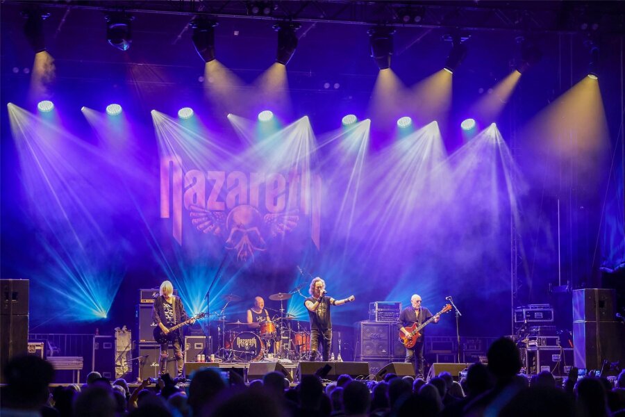 Nazareth-Konzert in Glauchau: 700 waren dabei - Die Musiker von Nazareth gastierten zu einem Open-Air-Konzert an der Glauchauer Sachsenlandhalle.