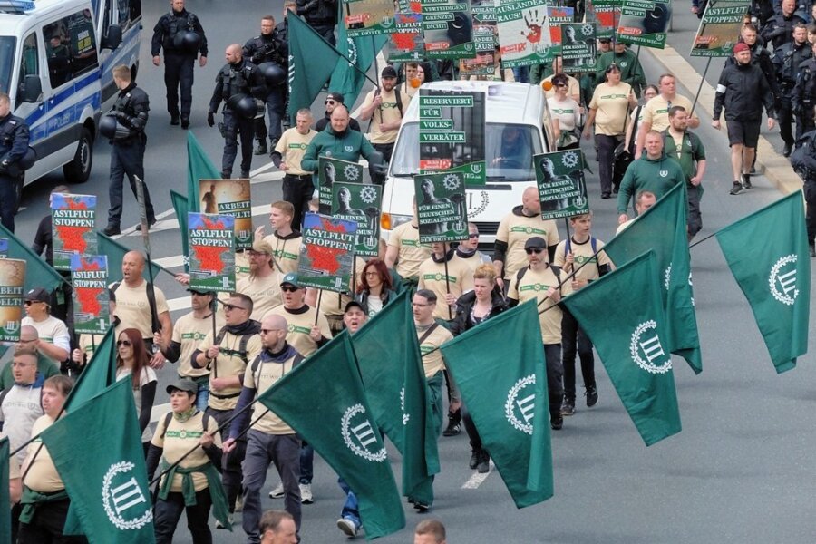 Nazi-Aufzug in Plauen: Amt untersagt Trommeln und Marsch im Gleichschritt - Rechtsextremisten ziehen vor Gericht - Die Bilder von 2019 sollen sich nicht wiederholen. 