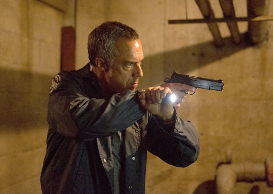 Titus Welliver (Harry Bosch) in einer Szene der Krimiserie «Bosch». Nun ermittelt er als Privatdetektiv auf Freevee - mit sehr viel Werbung.