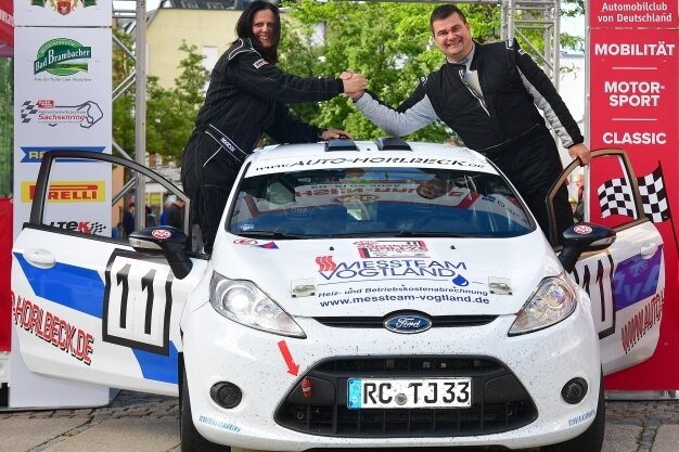 Das Ehepaar Jan und Ivonne Horlbeck erreichte mit seinem Ford Fiesta den 2. Platz bei der AvD-Sachsen-Rallye.