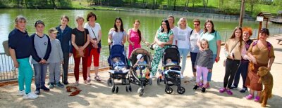 Neu-Lichtentanner auf Landpartie - Die Ukraine-Flüchtlinge aus der Gemeinde Lichtentanne haben den Tierpark Hirschfeld besucht. 