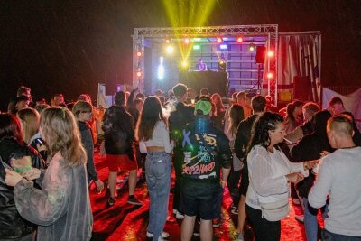 Neuanlauf für Airwaves-Festival: Sechs DJs im Strandbad Planitz - Symbolbild