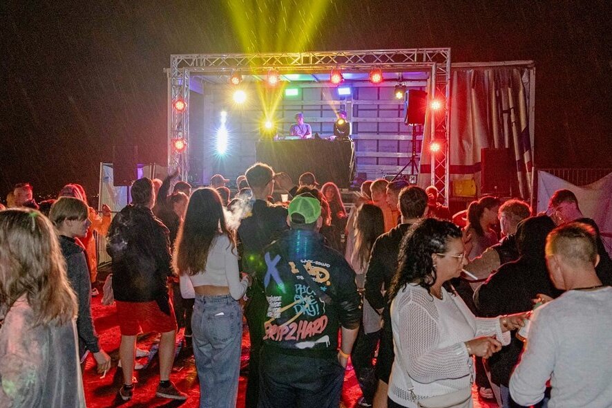 Neuanlauf für Airwaves-Festival: Sechs DJs im Strandbad Planitz - Symbolbild