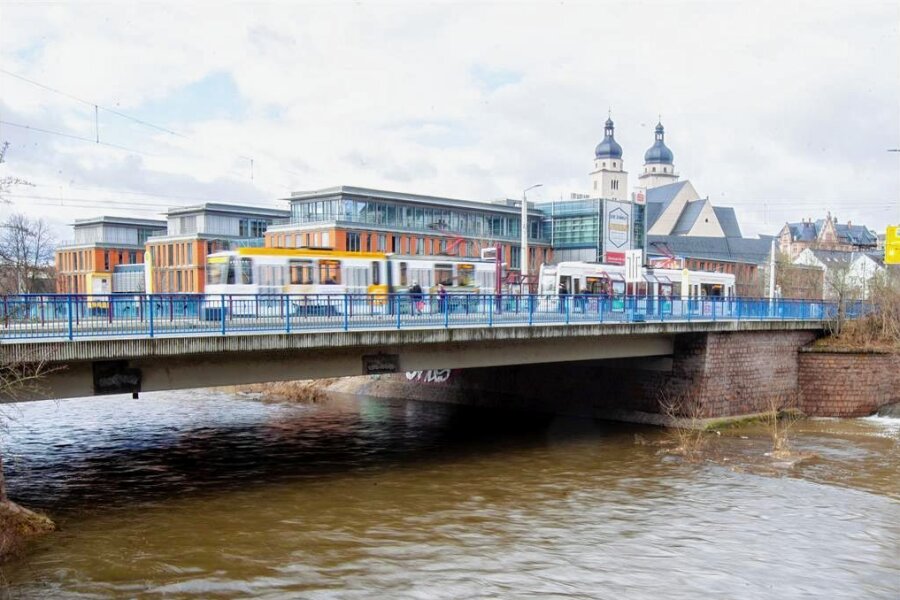 Neubau der Elsterbrücke in Plauen: Nach Ostern wird es ernst - Die Neue Elsterbrücke soll neu gebaut werden. Zuvor stehen jedoch andere Arbeiten an - doch auch die haben Auswirkungen auf Autofahrer.