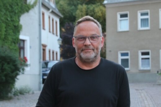 Neubauer zur Landratswahl: "Zähler steht wieder auf Null" - Das Mobiltelefon legt Dirk Neubauer als Landratskandidat und Bürgermeister von Augustusburg derzeit kaum noch aus der Hand. 