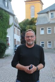 Neubauer zur Landratswahl: "Zähler steht wieder auf Null" - Das Mobiltelefon legt Dirk Neubauer als Landratskandidat und Bürgermeister von Augustusburg derzeit kaum noch aus der Hand. 