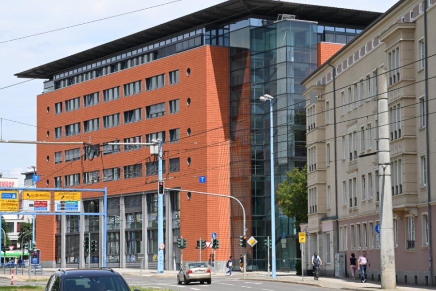 Neue Anlaufstelle für Ukraine-Geflüchtete - Im Bürger- und Verwaltungszentrum Moritzhof sind eine Reihe von Ämtern der Stadtverwaltung untergebracht. 