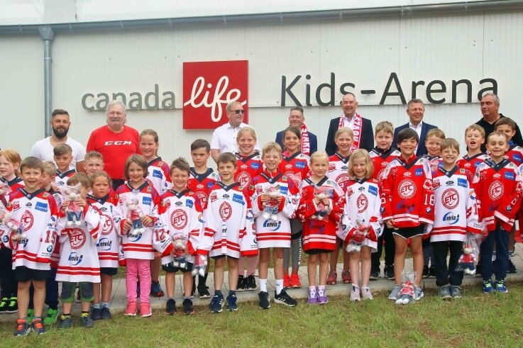 Neue Arena bietet ETC-Nachwuchs viele Möglichkeiten - Ein Jahr nach dem ersten Spatenstich für die Trainingseishalle im Sahnpark wurde nun vor wenigen Tagen der Namenszug der "Canada-Life-Kids-Arena" enthüllt. 