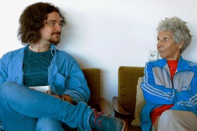 Neue Doku begleitet jungen Juden - Yaar bei seiner Großmutter Rina in Tel Aviv. 