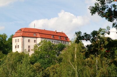 Neue Fenster, Türen und ein zweiter Rettungsweg fürs Schloss: 300.000 Euro fließen nach Wolkenburg - Für die Sanierung von maroden Fenstern und Türen sowie der Treppe zum Schlosspark erhält Limbach-Oberfrohna Geld. 