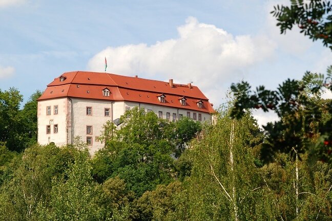Neue Fenster, Türen und ein zweiter Rettungsweg fürs Schloss: 300.000 Euro fließen nach Wolkenburg - Für die Sanierung von maroden Fenstern und Türen sowie der Treppe zum Schlosspark erhält Limbach-Oberfrohna Geld. 