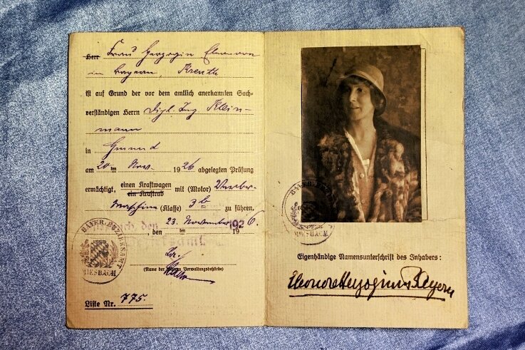 Neue Forschungen: Fürstin hatte sogar einen Führerschein - Noch gut erhalten ist der Führerschein der Fürstin aus dem Jahr 1926.