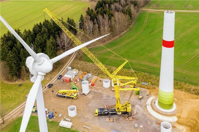 Neue Mega-Anlage in Hilmersdorf: Wind erschwert Windradbau - Das Windrad soll kleinere Anlagen ersetzen und eines der höchsten im Erzgebirge werden. 