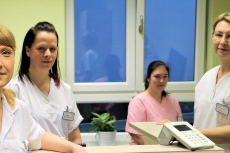 Neue Neurologie-Praxis eröffnet - Das Praxisteam um Dr. med. Yvonne Wilhelm (l.) bietet im Medizinischen Versorgungszentrum neurologische Sprechstunden an. 