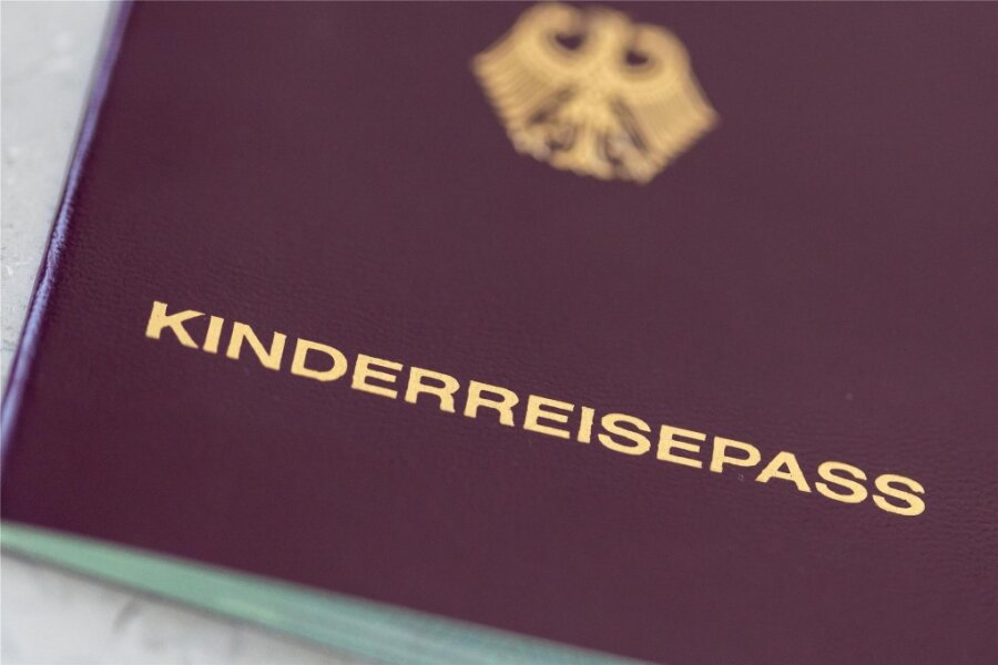Neue Regeln für Kinderreisepässe: Einwohnermeldeamt in Reichenbach verzeichnet hohe Nachfrage - Kinderreisepässe sind ein Jahr gültig, dann müssen sie verlängert werden. Diese Art von Dokument soll künftig aber abgeschafft werden. Dafür hat der Bundestag kürzlich den Weg freigemacht.