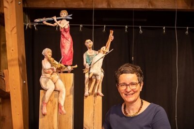 Neue Schau mit Holzkunst im dritten Anlauf in Plauen eröffnet - Anja Werner präsentiert in der Plauener Malzhausgalerie eine abwechslungsreiche Holzkunst-Ausstellung. 