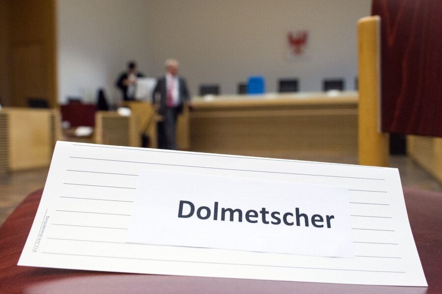 Neue Standards für Gerichtsdolmetscher sind umstritten - Gerichtsdolmetscher in Deutschland fürchten schärfere Zugangsbedingungen.