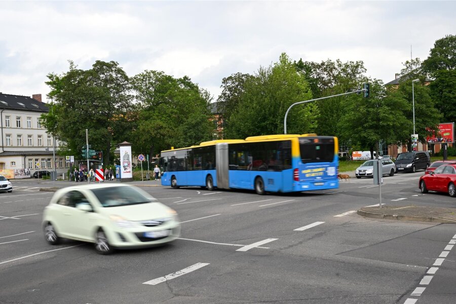 Neue Straßenbahn-Strecke in Chemnitz geplant: Das kommt auf die Stadt zu - Die geplante neue Straßenbahn-Strecke in Chemnitz soll auch am Thomas-Mann-Platz vorm Einkaufszentrum Sachsen-Allee vorbeiführen. Für später ist von dort aus der weitere Ausbau des Chemnitzer Modells in Richtung Frankenberger Straße vorgesehen.