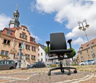 Neue Stühle für Rathausleute - Neun solcher ergonomischer Bürostühle werden für die Mitarbeiter im Rathaus in Waldenburg angeschafft. 