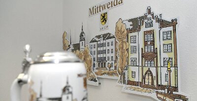 Neue Wandgestaltung ziert Mittweidaer Touristinformation - 
              <p class="artikelinhalt">Markante Gebäude Mittweidas sind auf dem Wandbild in der Stadtinformation vereint. </p>
            