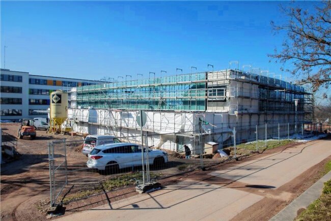 Neue Zweifeldsporthalle in Niederwiesa: Künftige Nutzer durften schon mal reinschauen - Der Bau der neuen Zweifeldsporthalle in Niederwiesa geht voran. 
