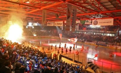 Neuer Anlauf für Eishockey-Länderspiel in Crimmitschau im April 2021 - Für das Eishockey-Länderspiel im Kunsteisstadion im Sahnpark in Crimmitschau gibt es einen neuen Termin.