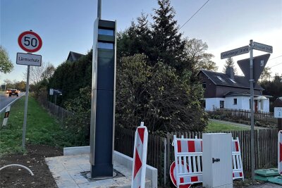 Neuer Blitzer in Chemnitz: Hier wird er aufgebaut - Hier steht er, der neue stationäre Blitzer am Ortseingang von Chemnitz. Noch ist er nicht scharf geschaltet.