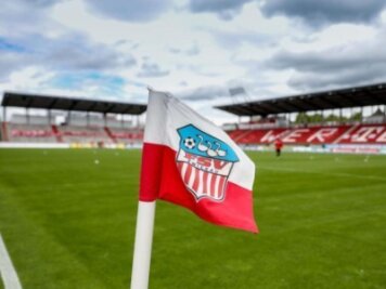 Neuer Drittliga-Spielplan: FSV Zwickau reist am 6. Spieltag nach Dresden - Der FSV Zwickau emfpängt am ersten Spieltag der Drittliga-Saison 2020/21 die SpVgg Unterhaching in der heimischen GGZ-Arena.