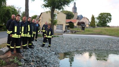 Neuer Feuerlöschteich sichert Brandbekämpfung in Ebersgrün - 