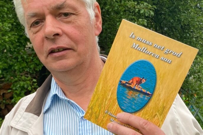 Neuer Mundartband erschienen: "Is muss net grod Mallorca saa" - Der Autor Manfred Zill aus Willitzgrün hat - passend zum Sommer und der Urlaubszeit - ein neues Mundartbuch vorgelegt. 